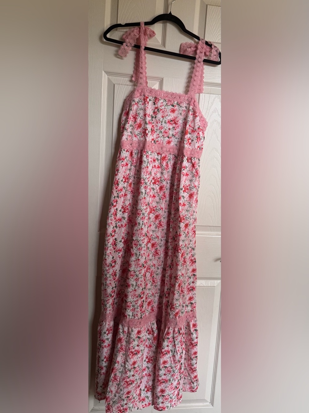 NWOT Pink Floral Maxi Sundress with Lace Trim, Summer Dresses, Size Large